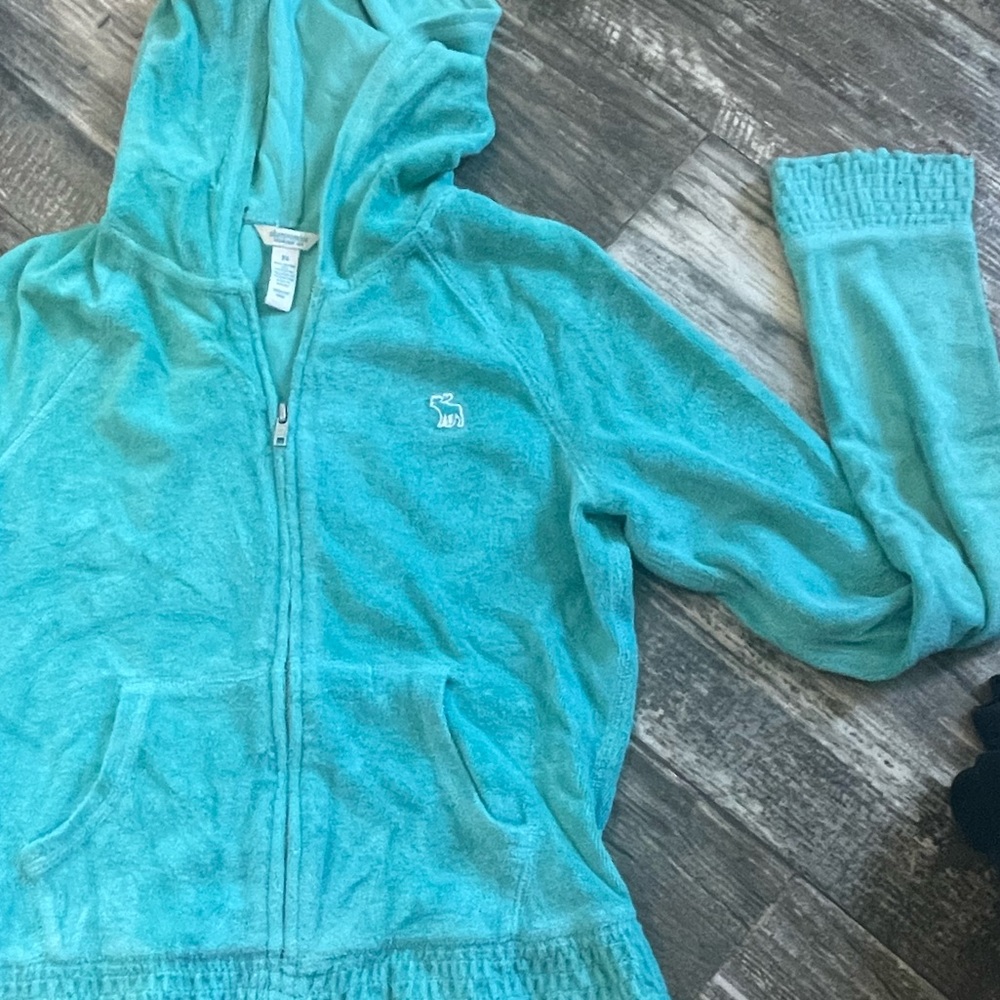 Ambercrombi & fitchJunior .Sea like blue green hues, terry cloth zip up hoodie
